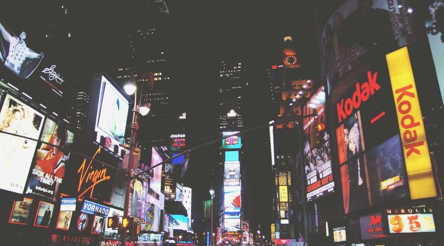 Geleneksel Yönetim vs. Modern Management: 2026'da Hangisi Gerçekten İşe Yarıyor?